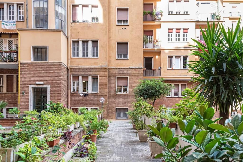 Appartement Ristrutturato A Palazzo Federici Piazza Bologna Rome